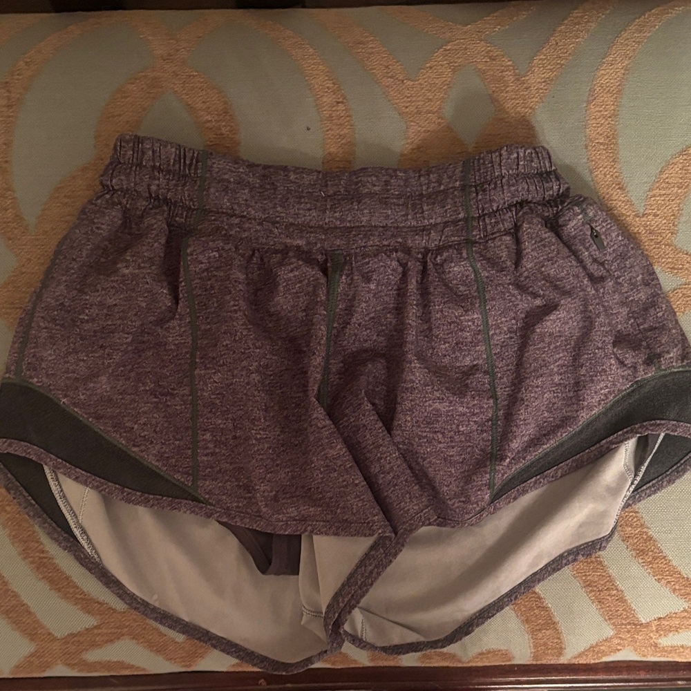 Lululemon grey/purple hotty hot 2.5 size 4